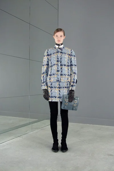 Look 18